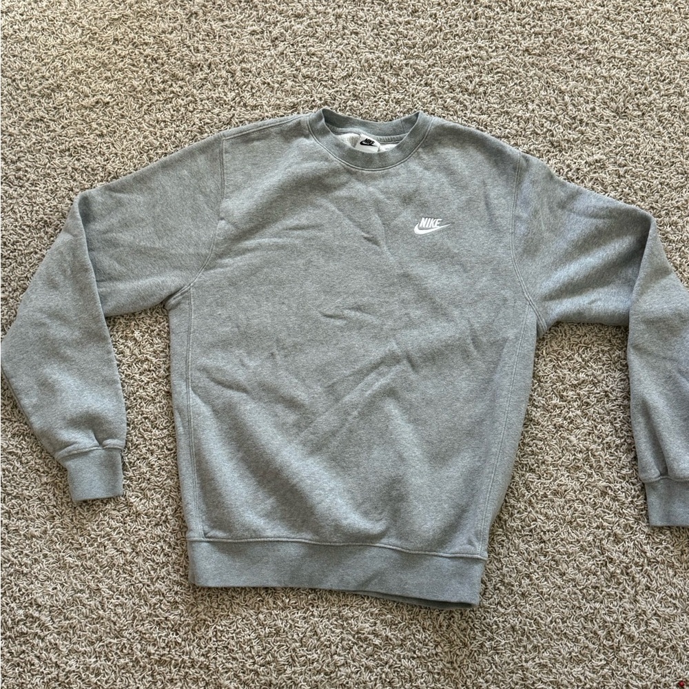 Nike Club Fleece Crewneck Gray Sweatshirt